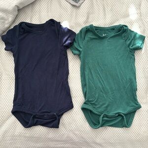 Kyte baby newborn onesies - navy and forest green - NWOT